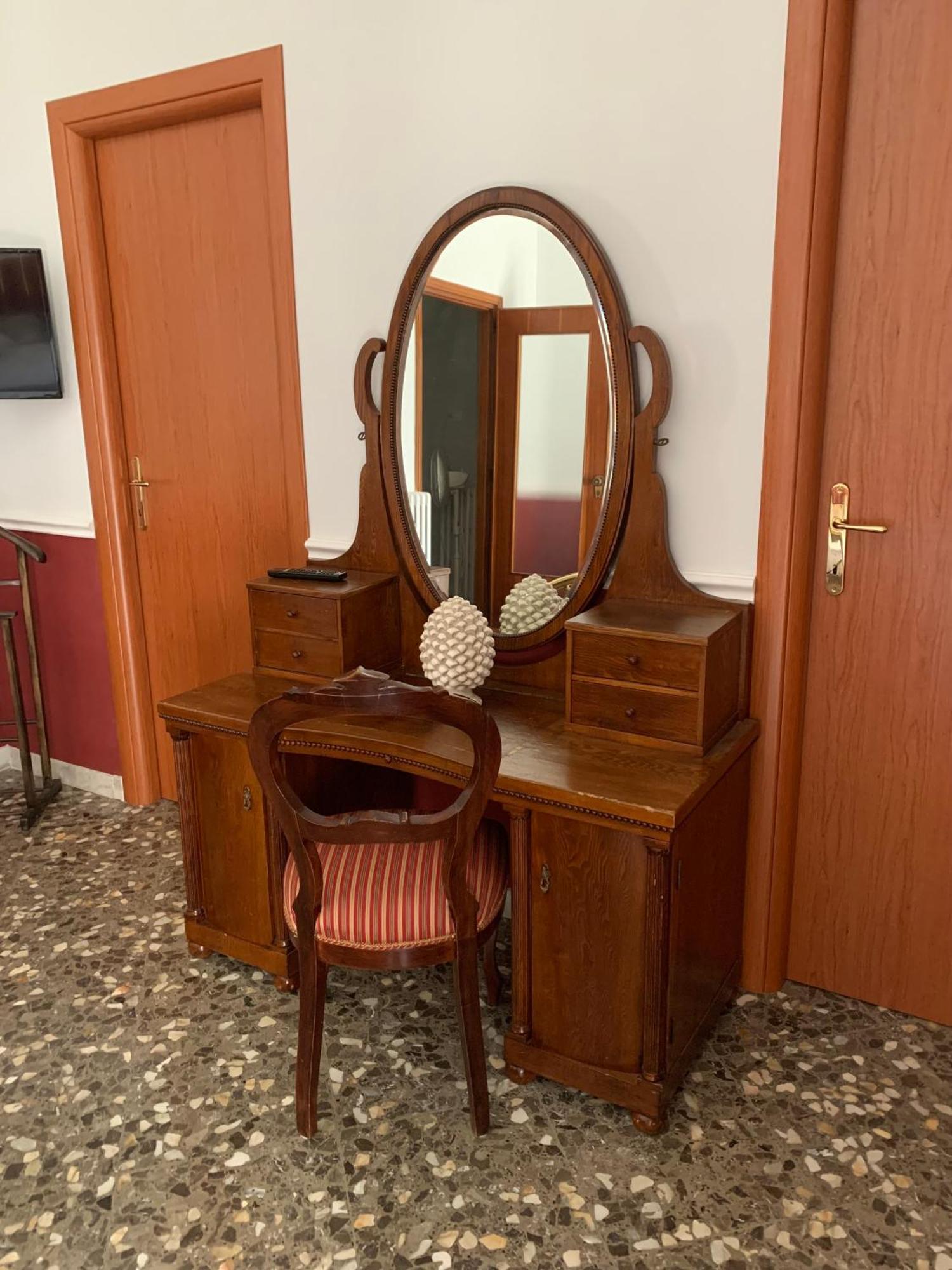 Oleandro E Glicine Lecce